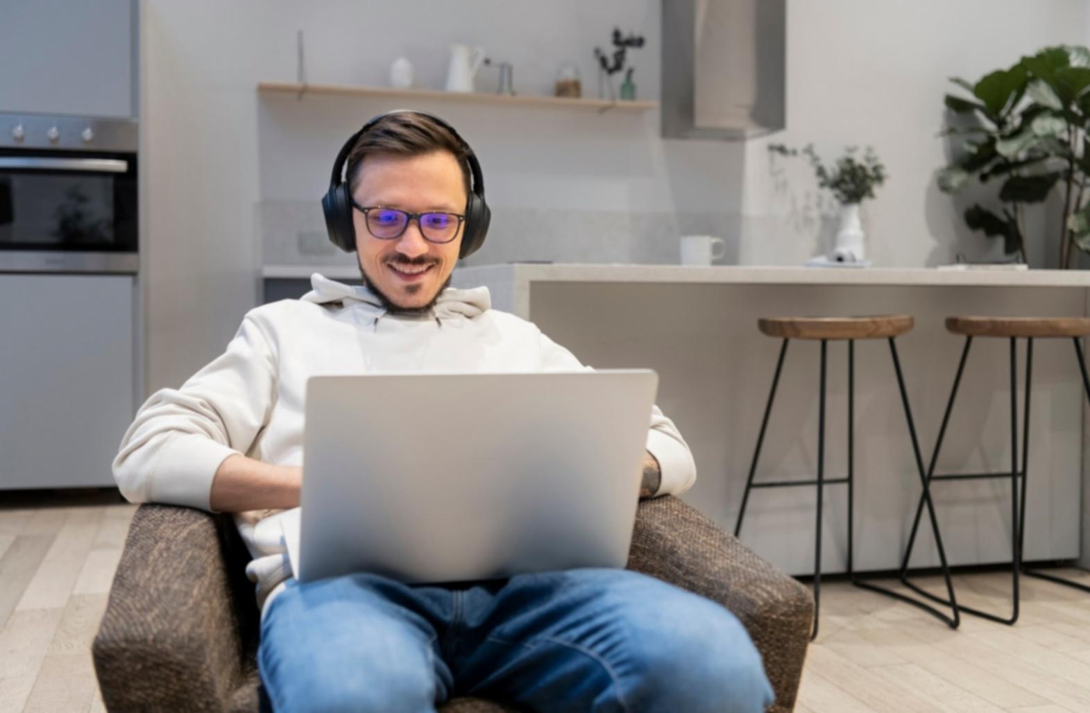 Detailed financial calendar layout with monthly planning sections